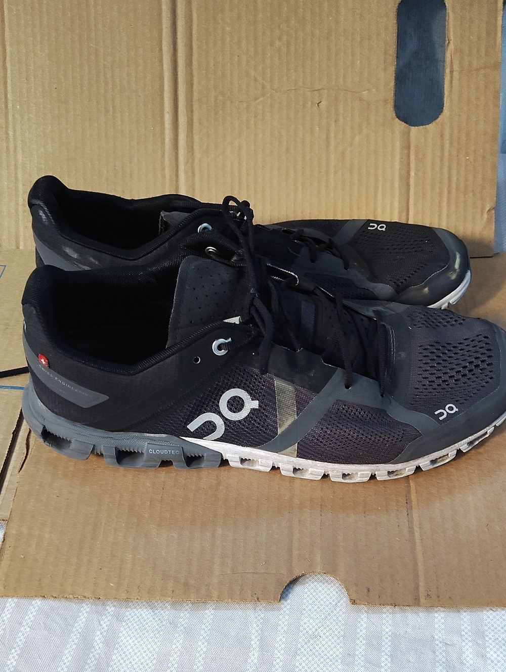 On Running Cloud Men’s Black Performance Running Shoes